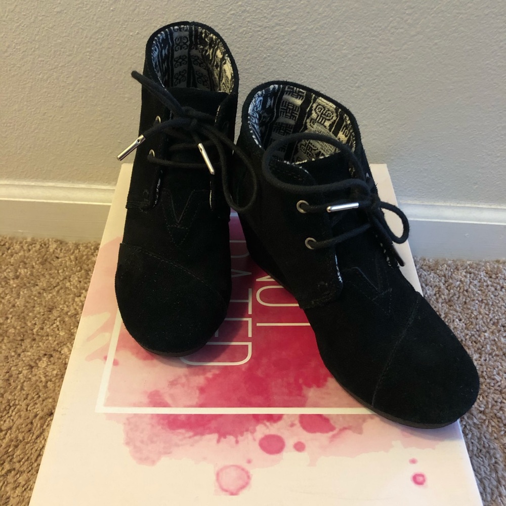 Black Wedges, super comfy!